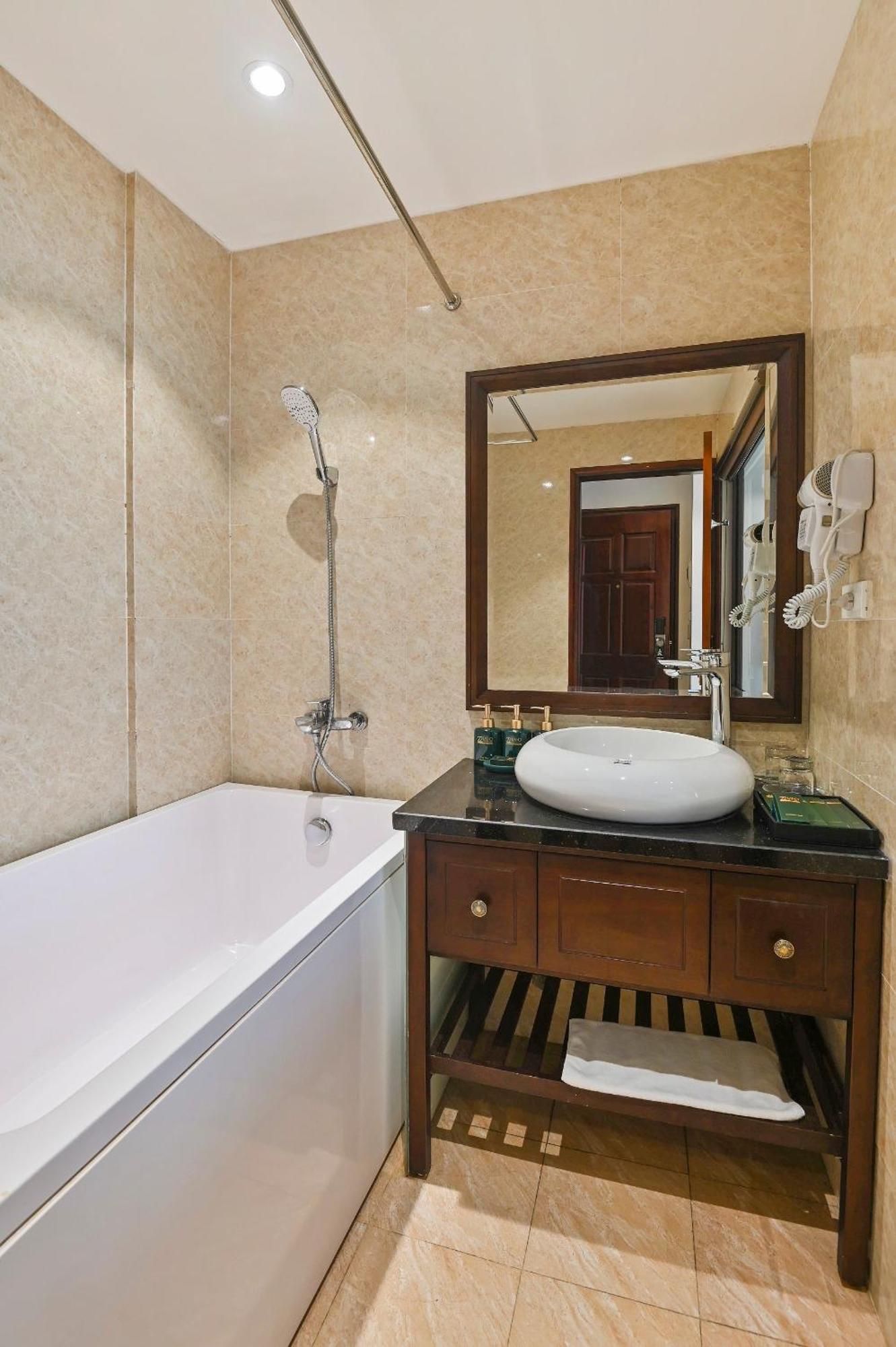 Sunny 22Land Residence Hotel 2 ハノイ市 エクステリア 写真